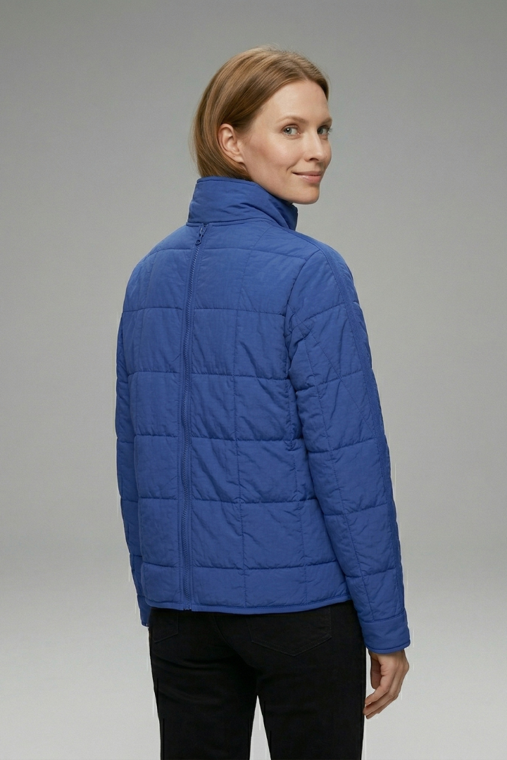 Women’s Jacket with Zip Fastening and Quilted Surface