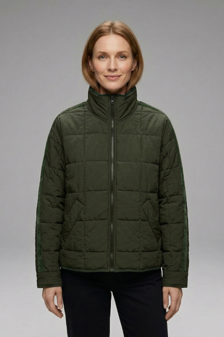 Women’s Jacket with Zip Fastening and Quilted Surface