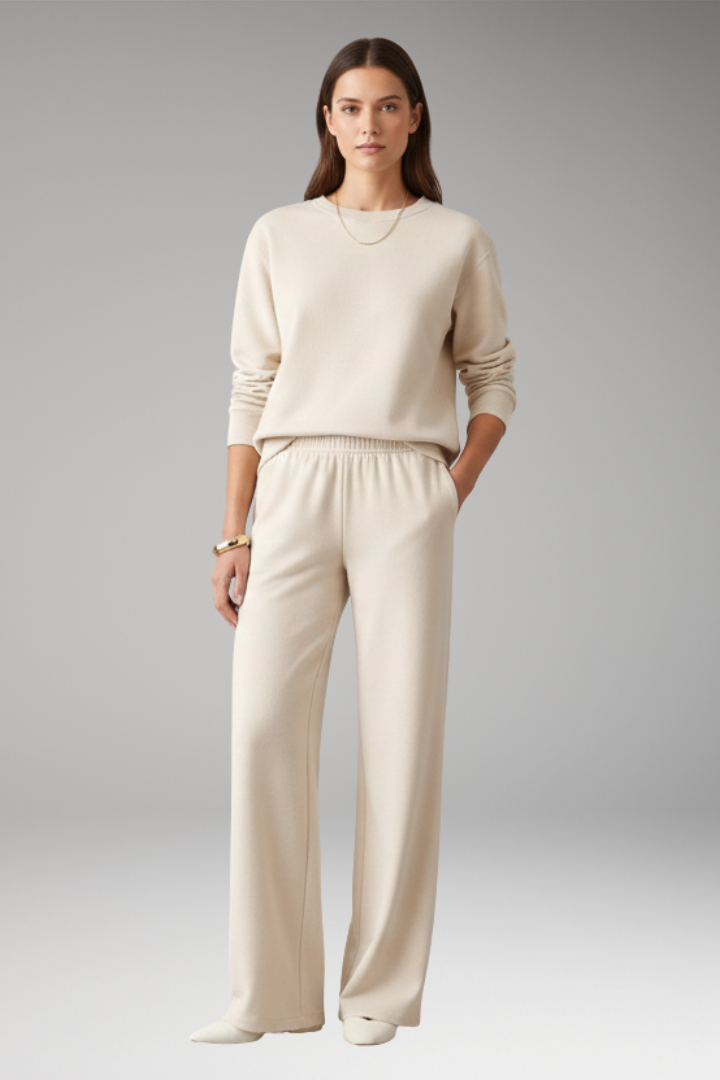 Women’s Lounge Set with Round Neckline and Elastic Waistband