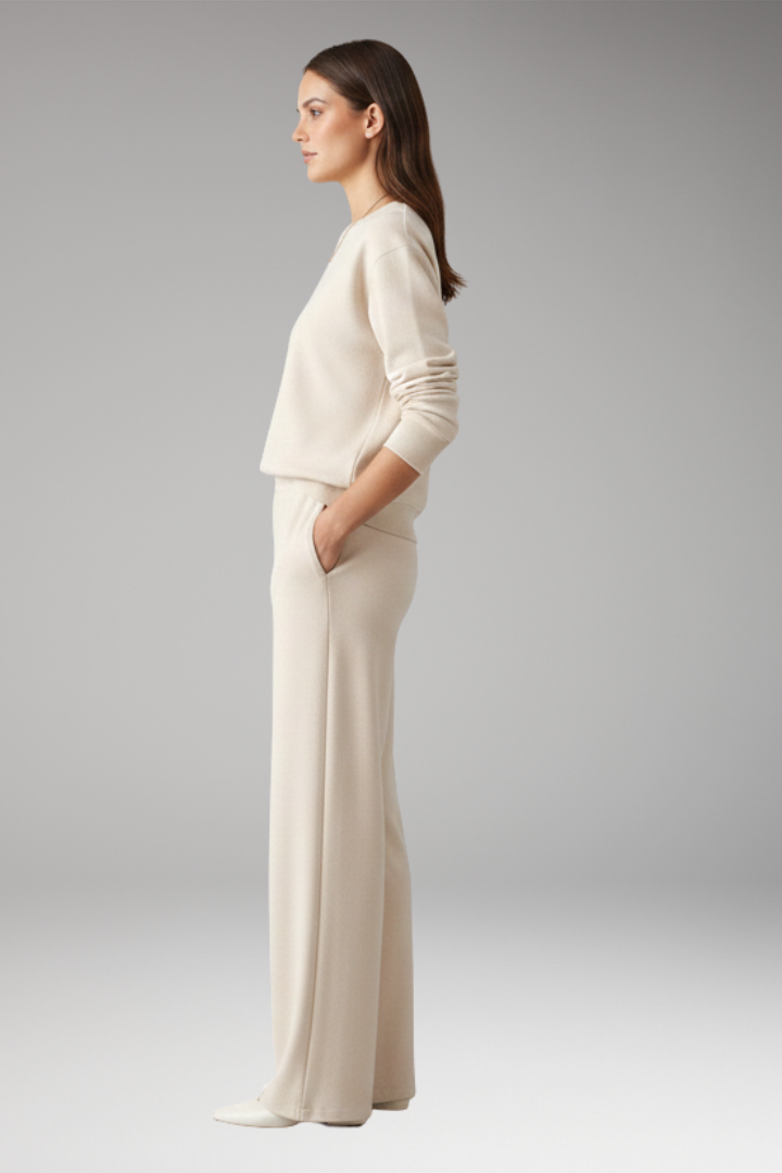 Women’s Lounge Set with Round Neckline and Elastic Waistband