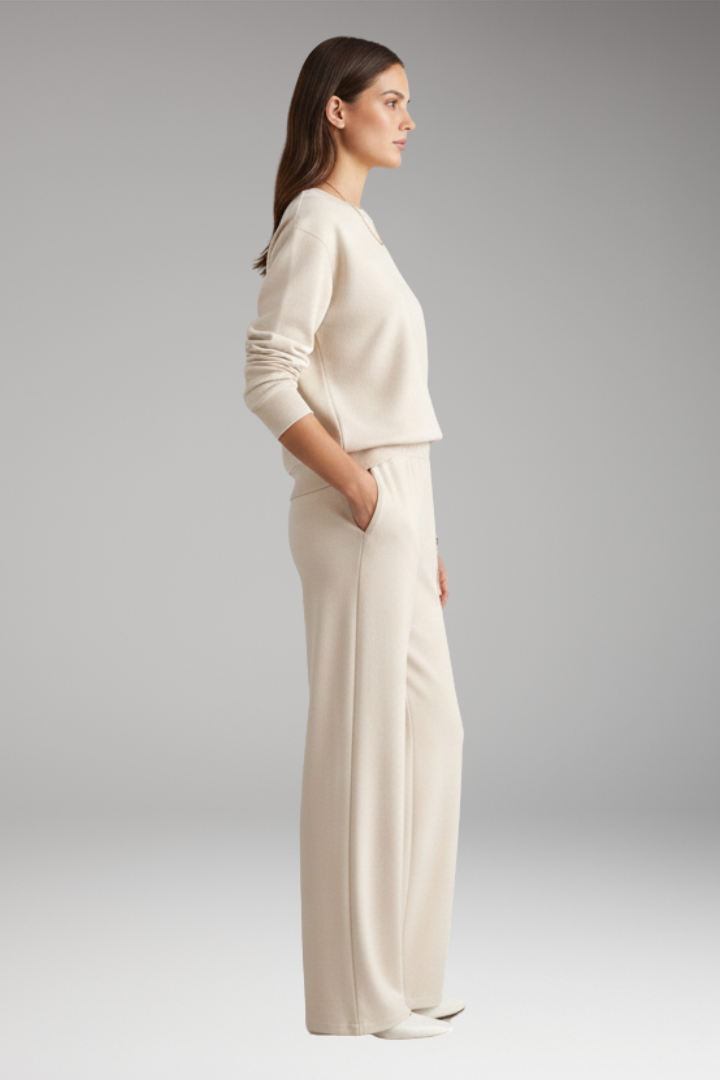 Women’s Lounge Set with Round Neckline and Elastic Waistband