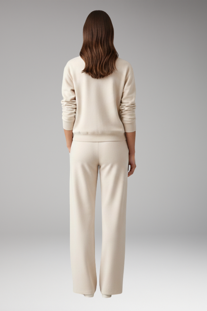 Women’s Lounge Set with Round Neckline and Elastic Waistband