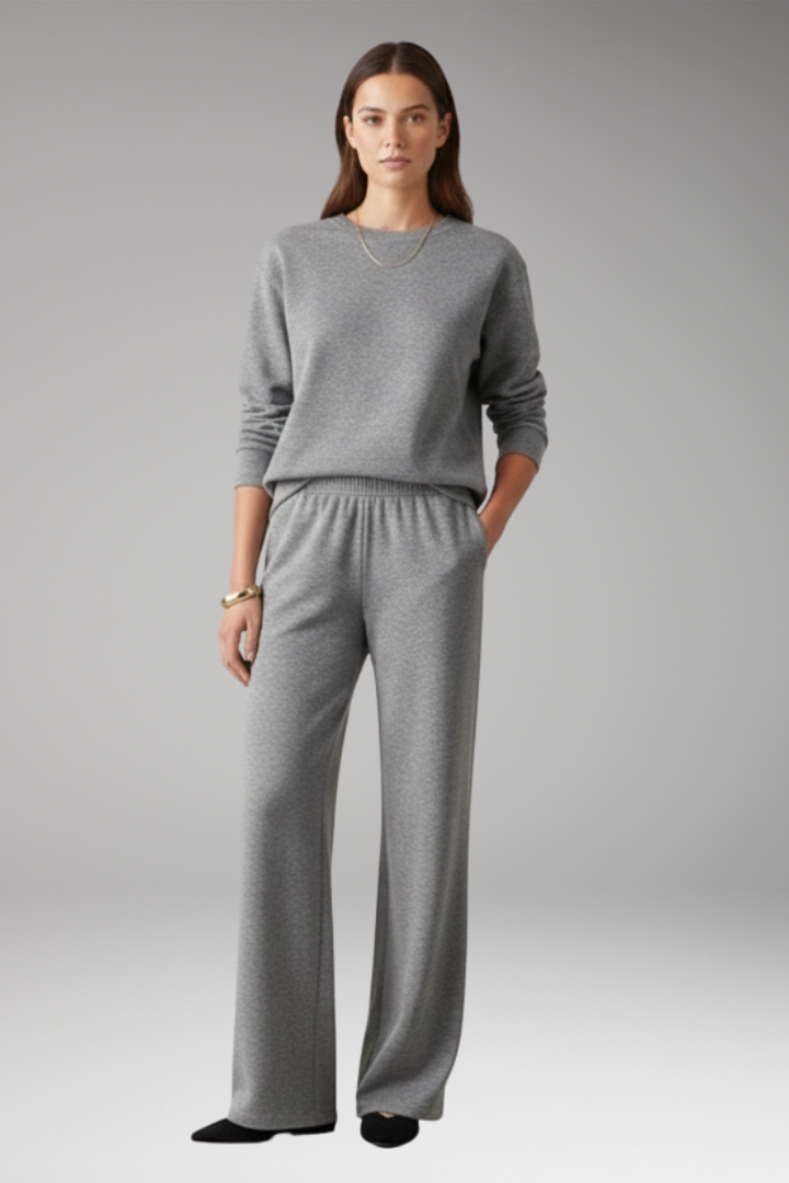 Women’s Lounge Set with Round Neckline and Elastic Waistband