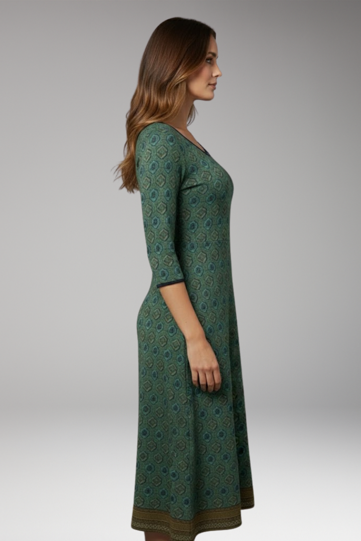 Women's Midi Dress with Round Neckline and Three-Quarter Sleeves