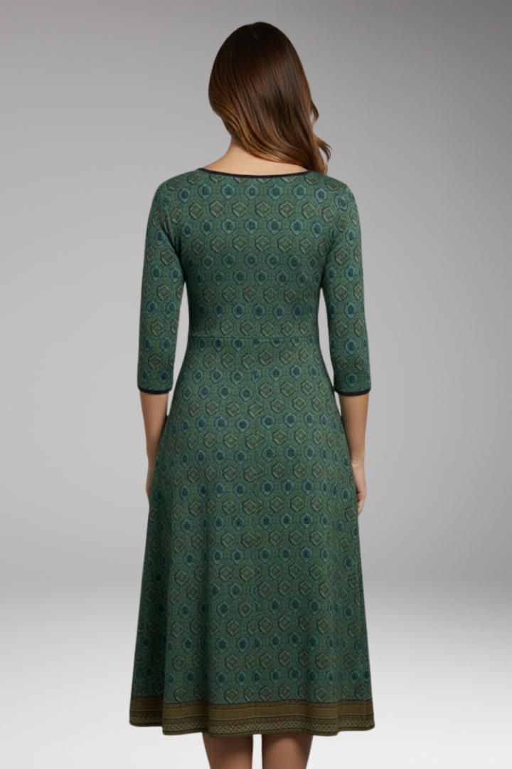 Women's Midi Dress with Round Neckline and Three-Quarter Sleeves
