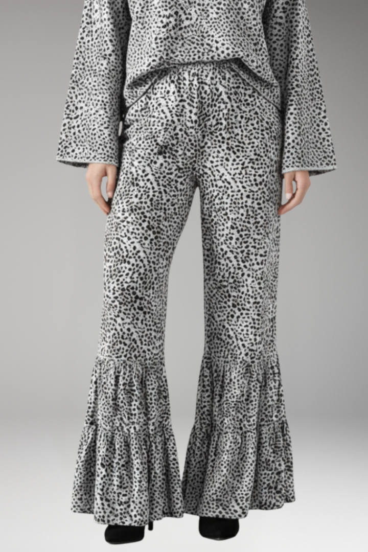 Women's Palazzo Trousers with Elastic Waist and Ruffle Hem