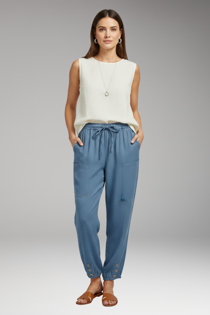 Women’s Trousers with Drawstring Waist and Side Pockets