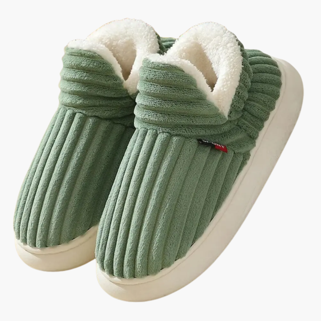 Women’s Plush Slippers with Ribbed Surface and Inner Lining