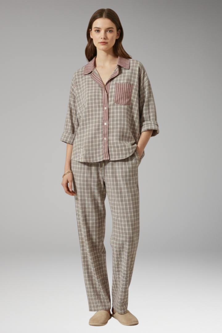 Women’s Pyjama Top with Checked Surface and Contrasting Collar