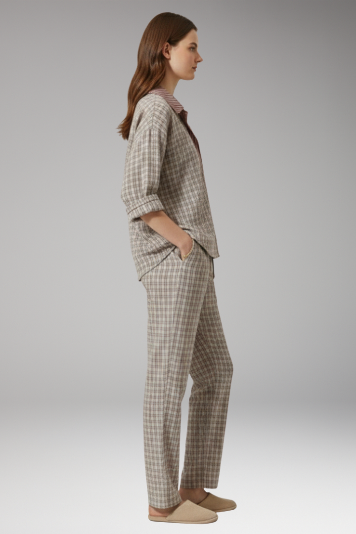 Women’s Pyjama Top with Checked Surface and Contrasting Collar