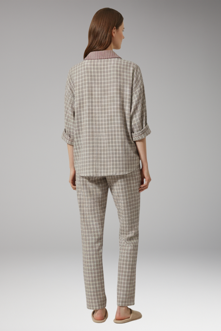 Women’s Pyjama Top with Checked Surface and Contrasting Collar