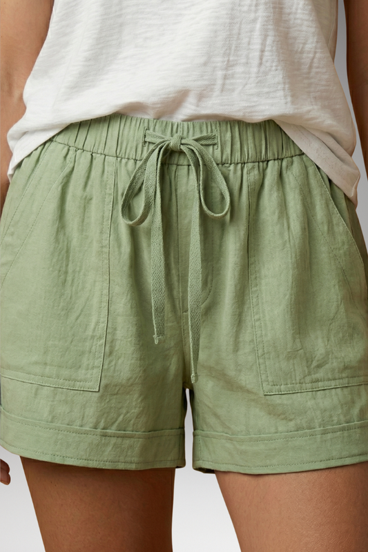 Women's Relaxed Shorts with Drawstring Waist and Pockets