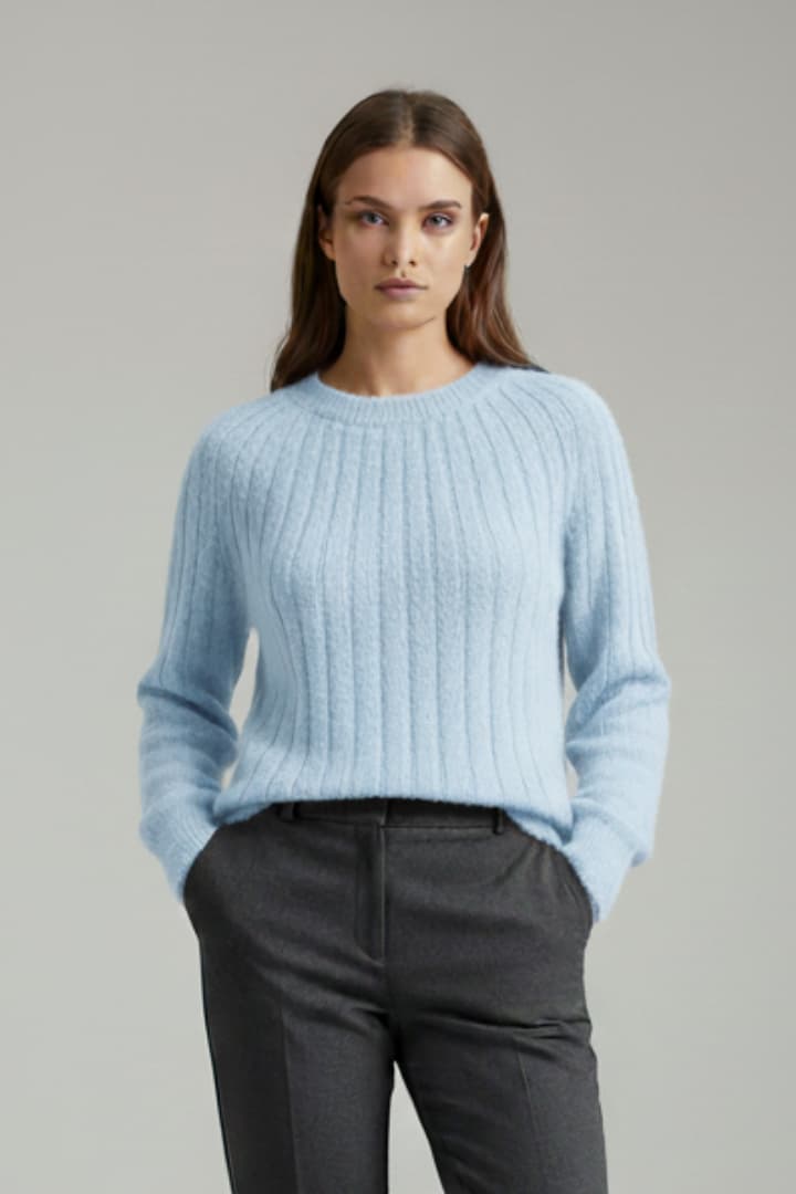 Women’s Ribbed Knit Jumper with Round Neck