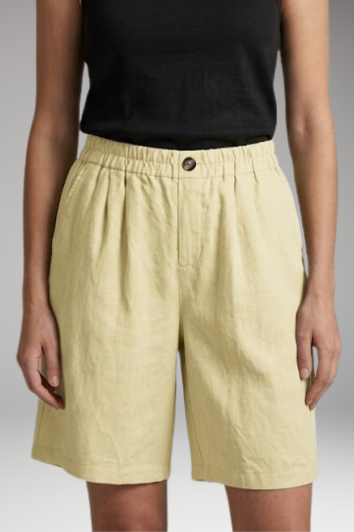 Women’s Shorts with Elastic Waist and Side Pockets
