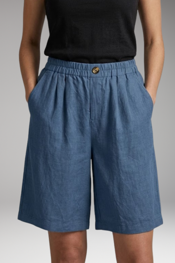 Women’s Shorts with Elastic Waist and Side Pockets