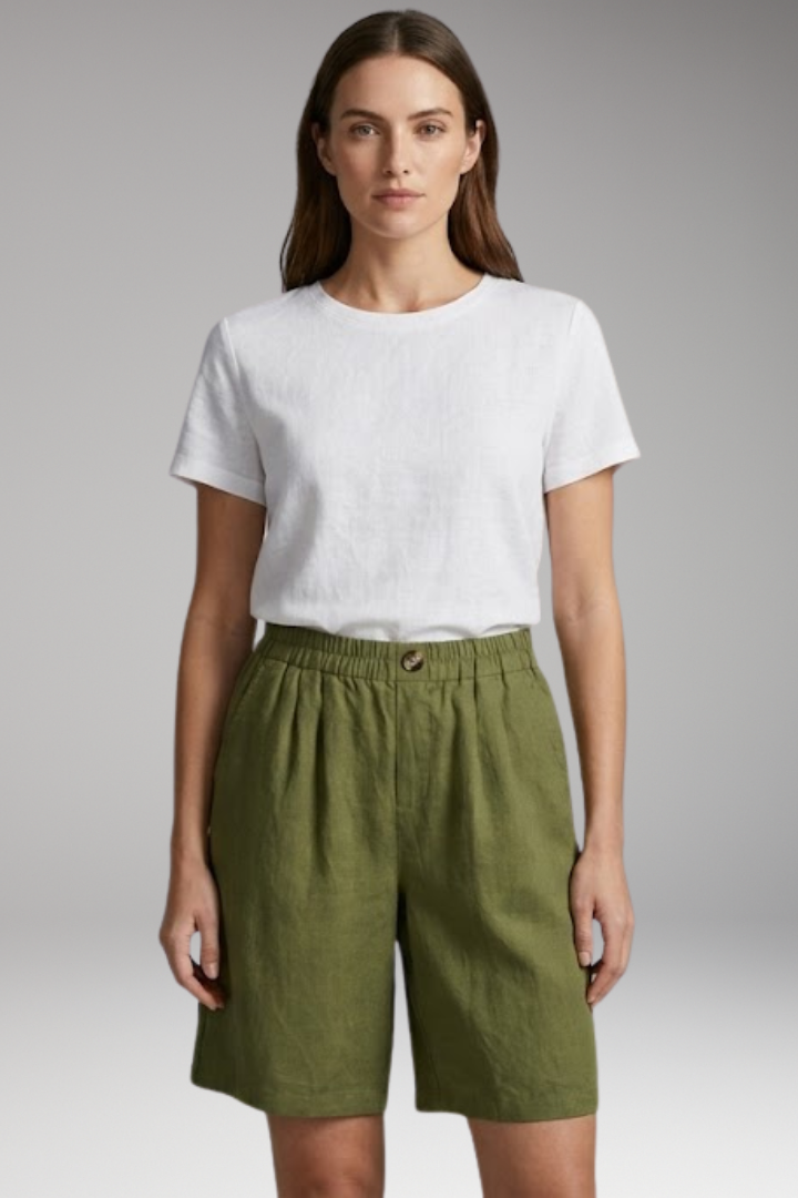 Women’s Shorts with Elastic Waist and Side Pockets