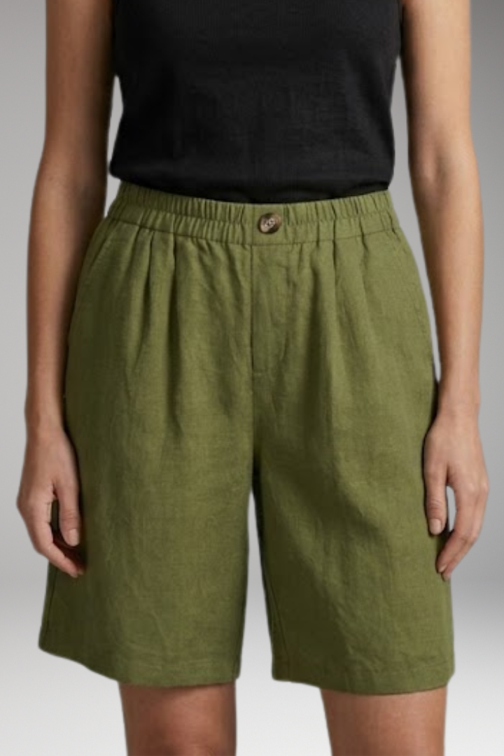 Women’s Shorts with Elastic Waist and Side Pockets