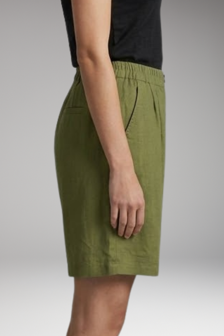 Women’s Shorts with Elastic Waist and Side Pockets