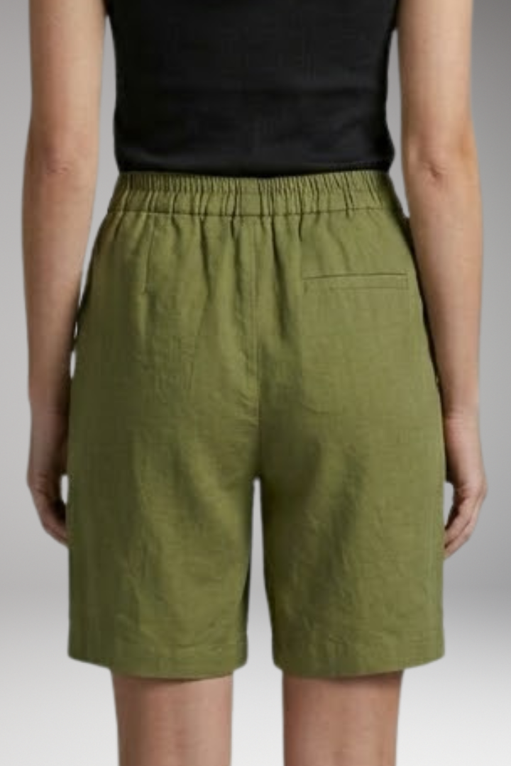 Women’s Shorts with Elastic Waist and Side Pockets