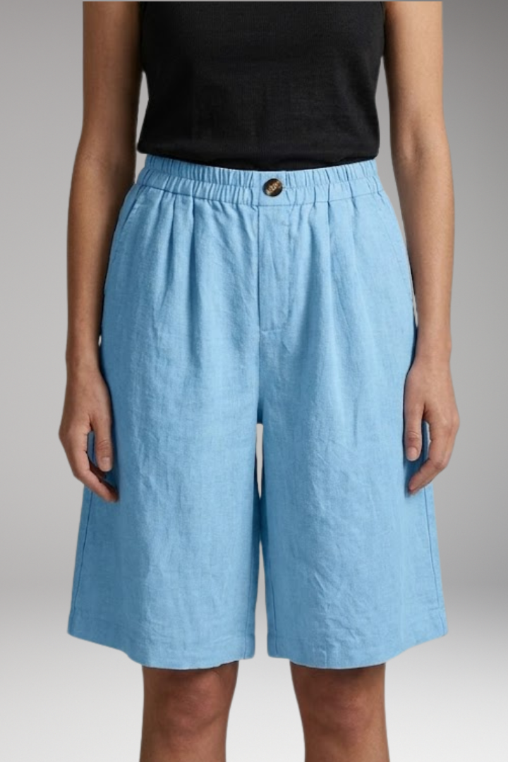 Women’s Shorts with Elastic Waist and Side Pockets
