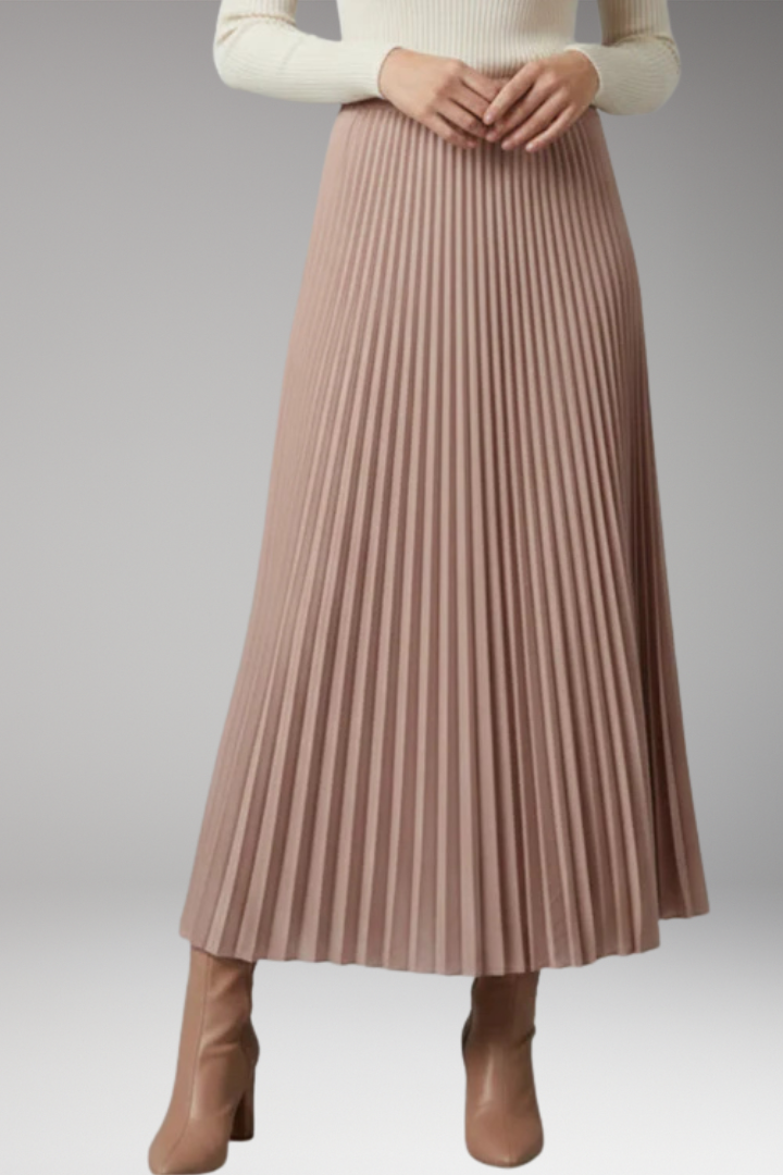 Women’s Skirt with High Waist and Pleated Design