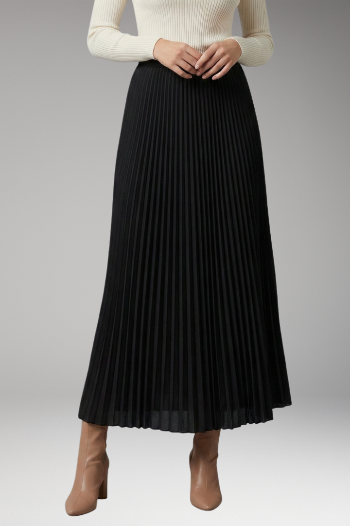 Women’s Skirt with High Waist and Pleated Design