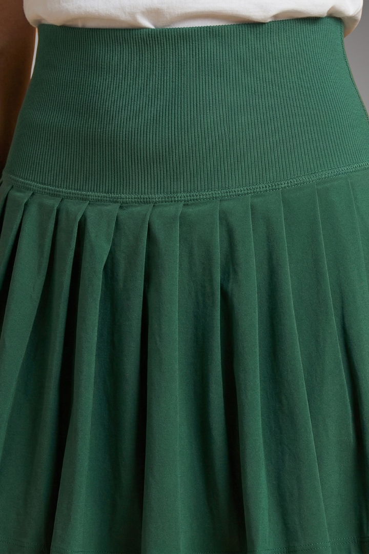 Women’s Skirt with High Waist and Pleats