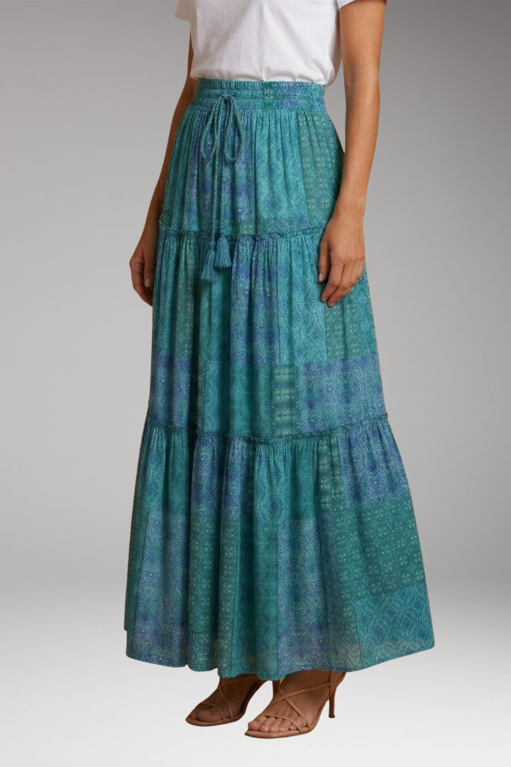 Women’s Skirt with High Waist and Tiered Layers