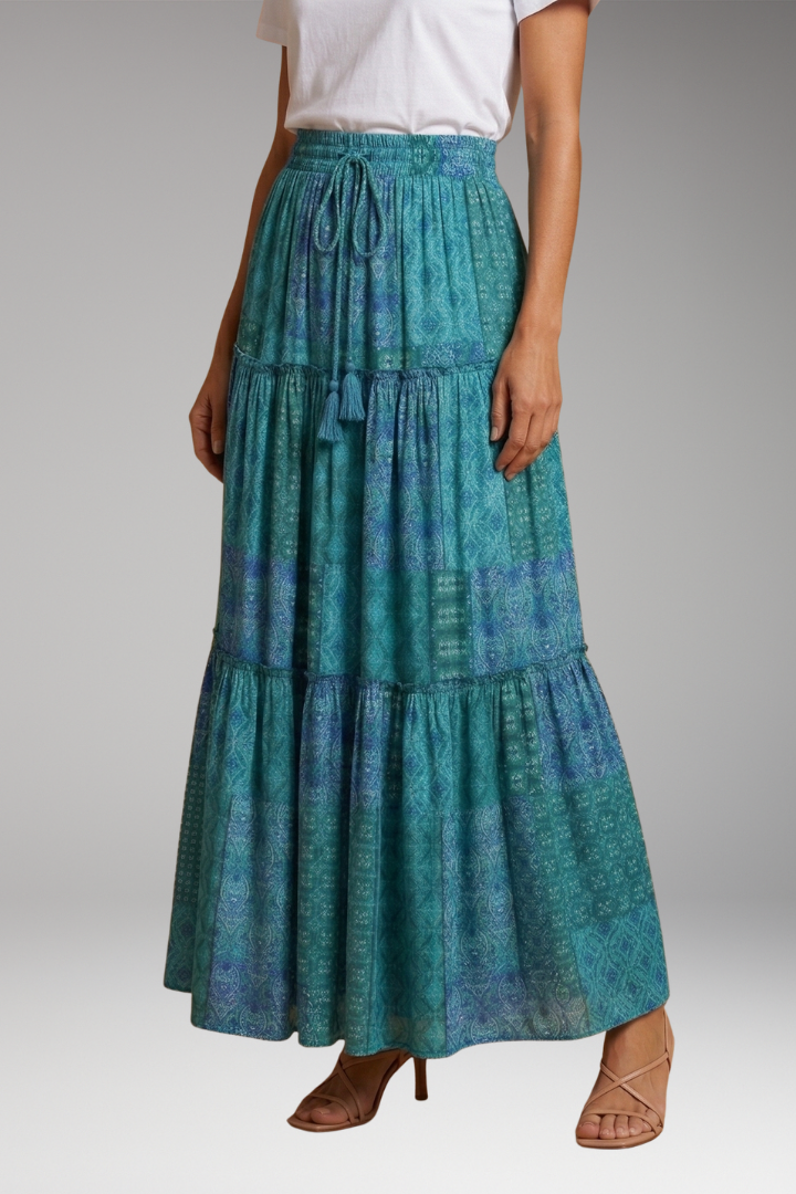 Women’s Skirt with High Waist and Tiered Layers