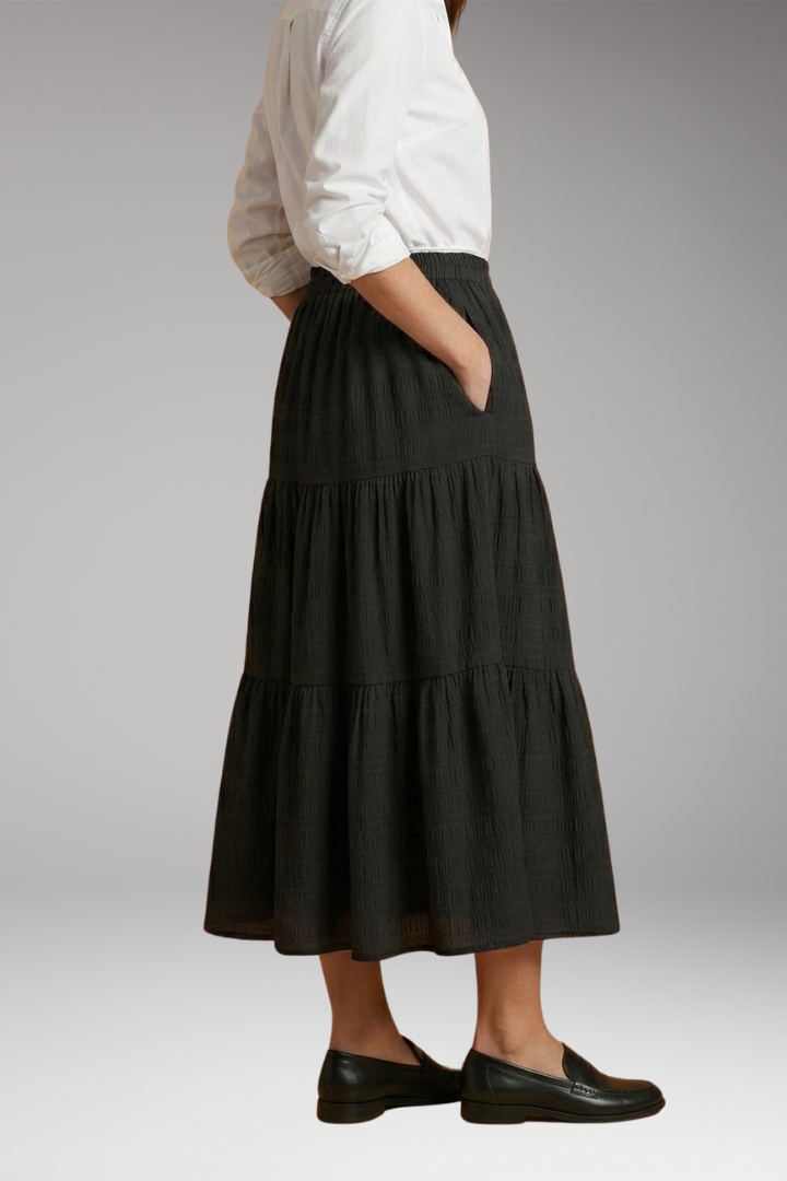 Women’s Skirt with Tiered Layers and Elastic Waist