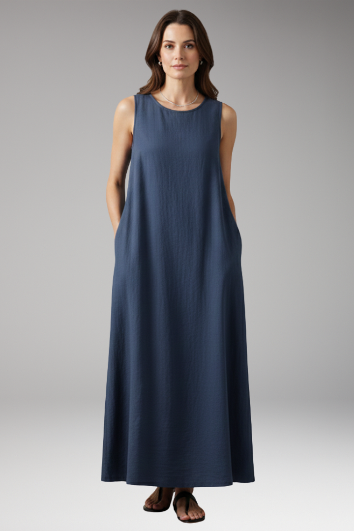 Women's Sleeveless Dress with Round Neckline and Practical Pockets