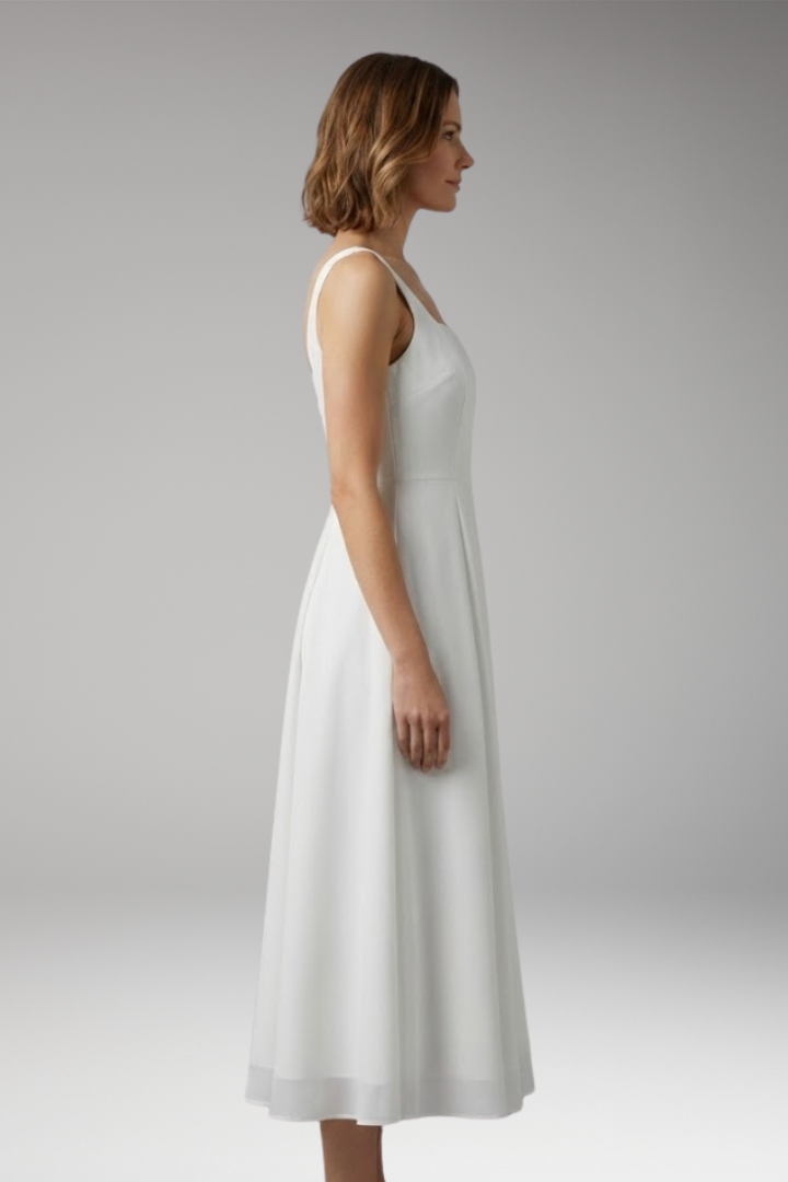 Women’s Sleeveless Solid Colour Dress with Classic Silhouette