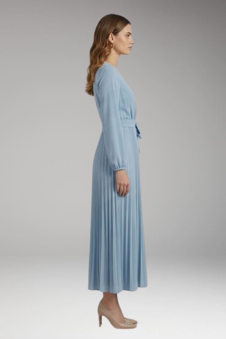 Women's Solid-Coloured Dress with Stand-Up Collar and Pleated Belt