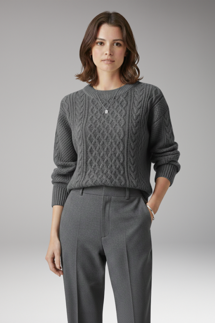 Women’s Jumper with Round Neck and Cable Knit Texture