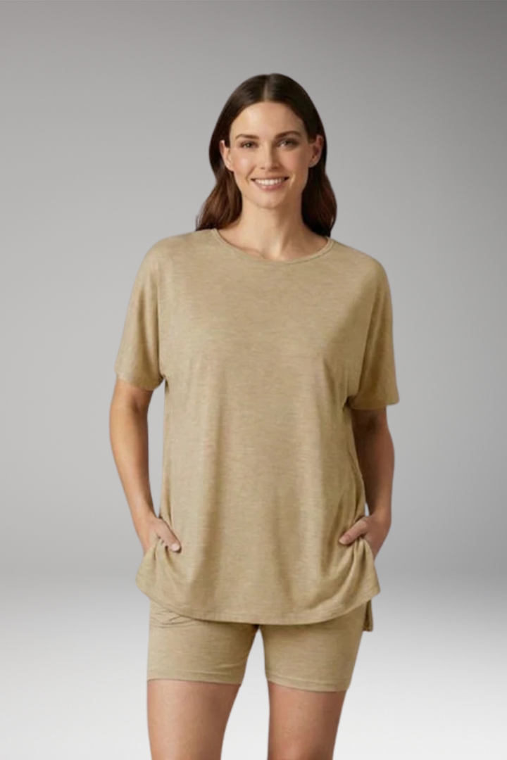 Women's T-Shirt and Shorts Set with Round Neck Top