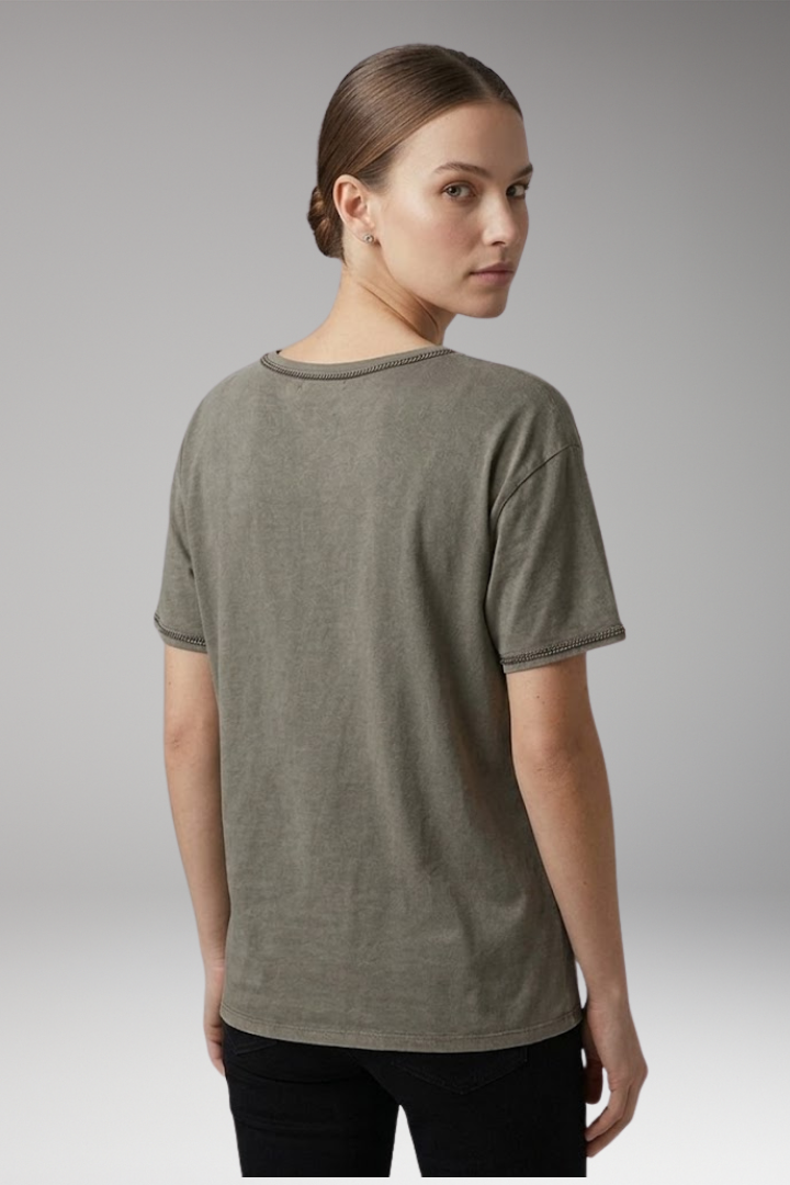 Women’s T Shirt with Round Neck and Loose Fit