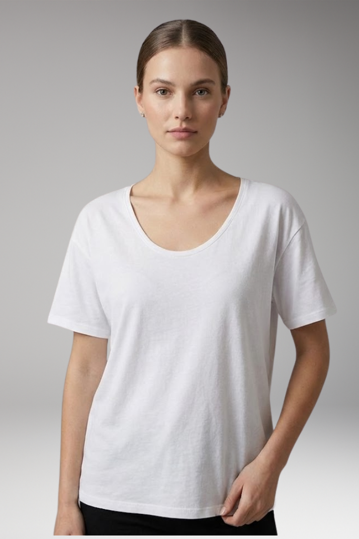 Women’s T Shirt with Round Neck and Loose Fit