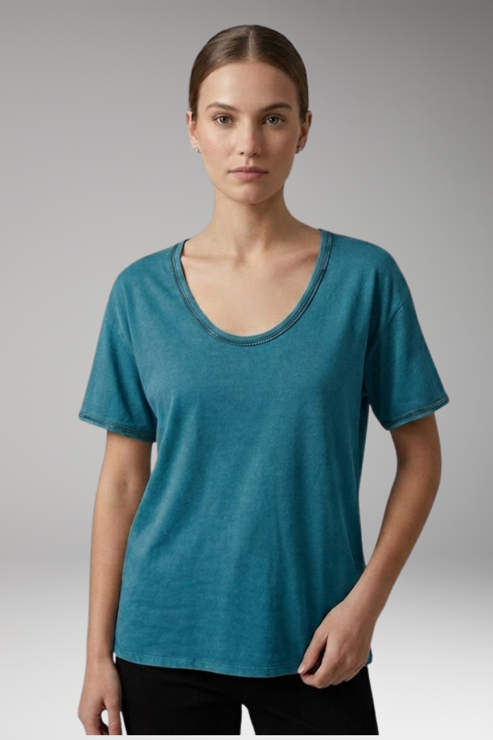Women’s T Shirt with Round Neck and Loose Fit