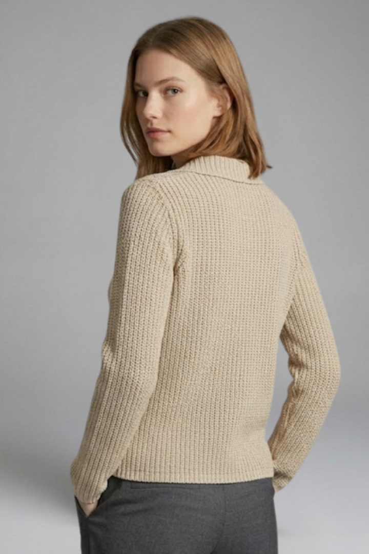 Women’s Top with Open Neck and Three Quarter Sleeves