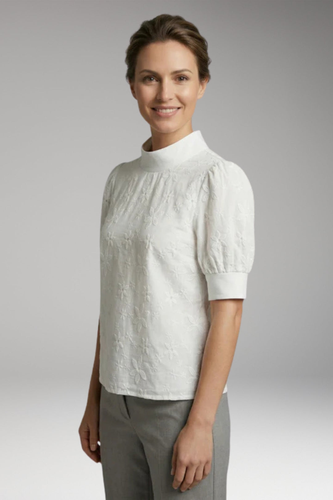 Women’s Top with Stand Collar and Short Sleeves
