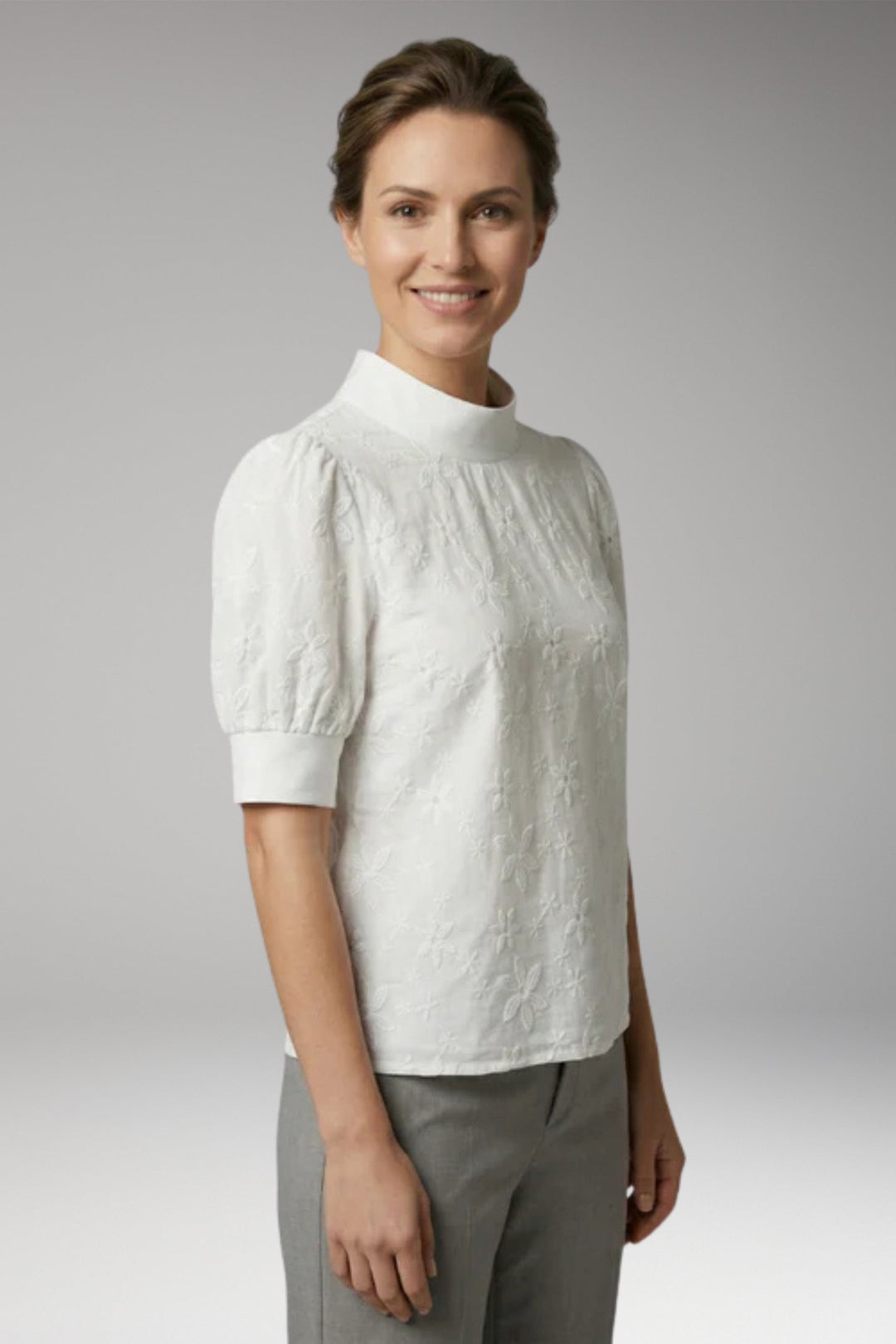 Women’s Top with Stand Collar and Short Sleeves