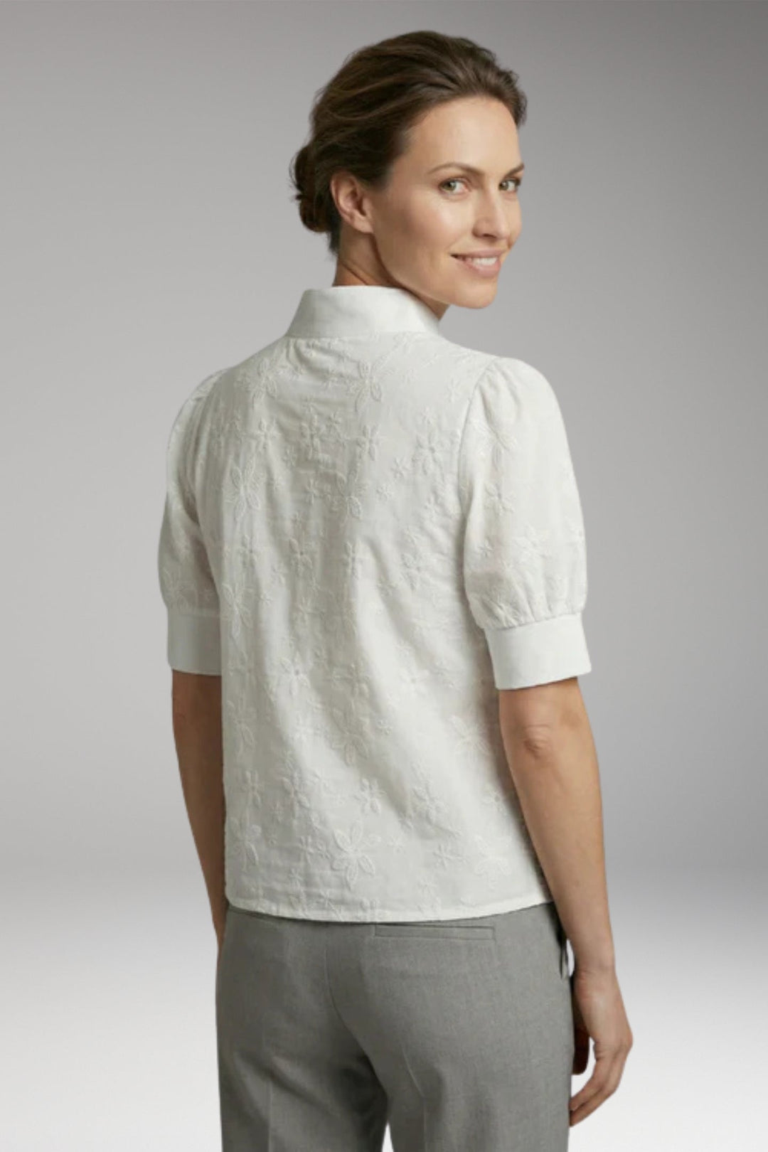 Women’s Top with Stand Collar and Short Sleeves