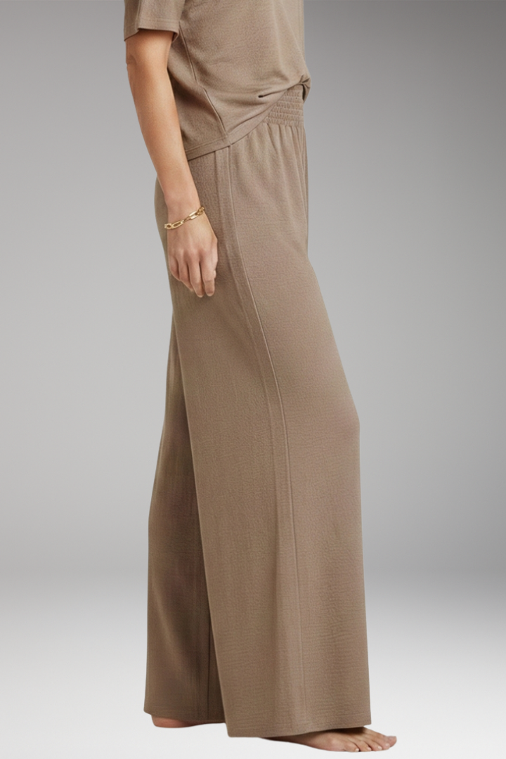Women's Trousers with Elastic Waist and Wide Legs