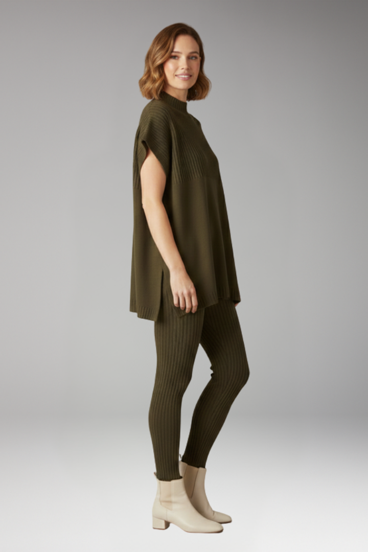 Women's Two-Piece Knitwear Set with Oversized Top