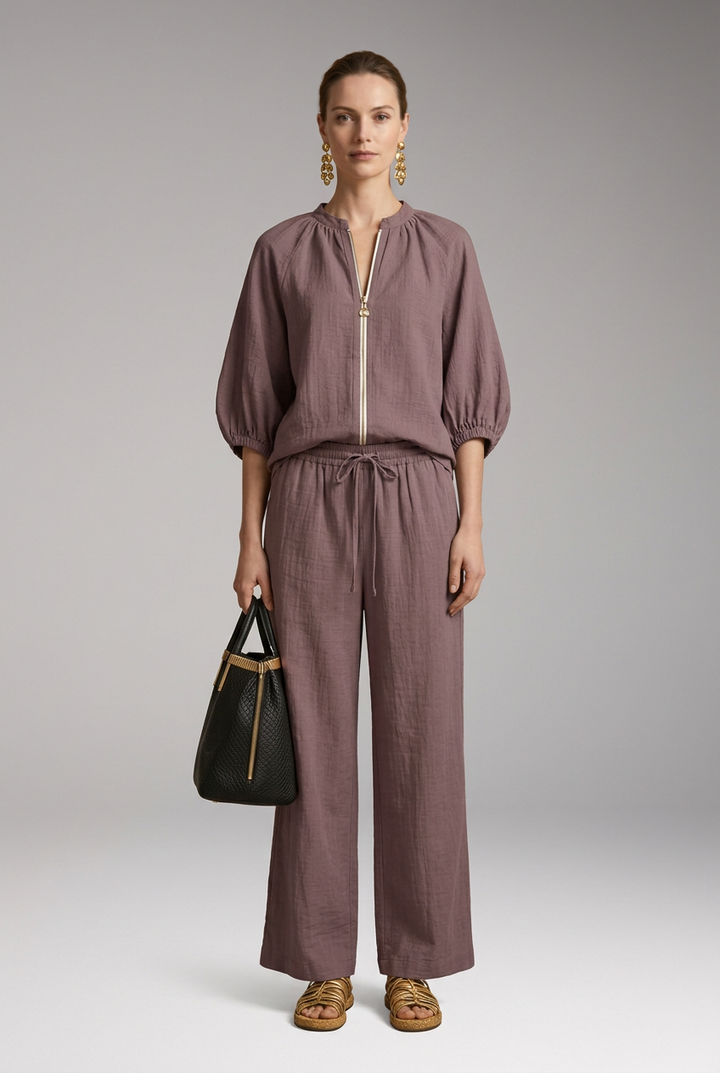 Women's Two-Piece Set with Short Sleeves and Wide Legs