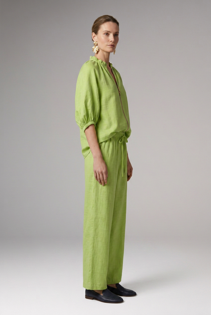 Women's Two-Piece Set with Short Sleeves and Wide Legs