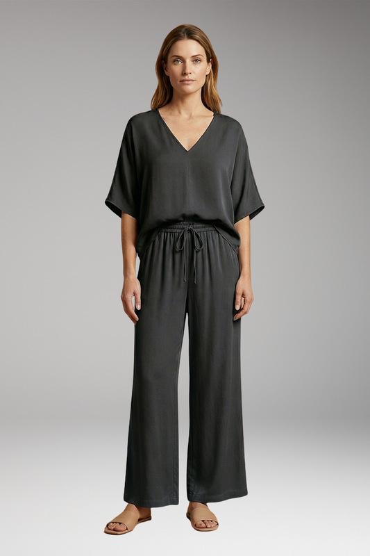 Women's Two-Piece Trouser Set with V-Neckline and Batwing Sleeves