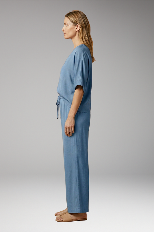 Women's Two-Piece Trouser Set with V-Neckline and Batwing Sleeves