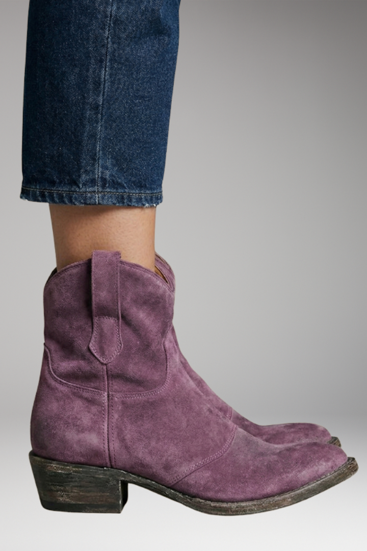 Women's Western Boots with Heel and Pull Tabs