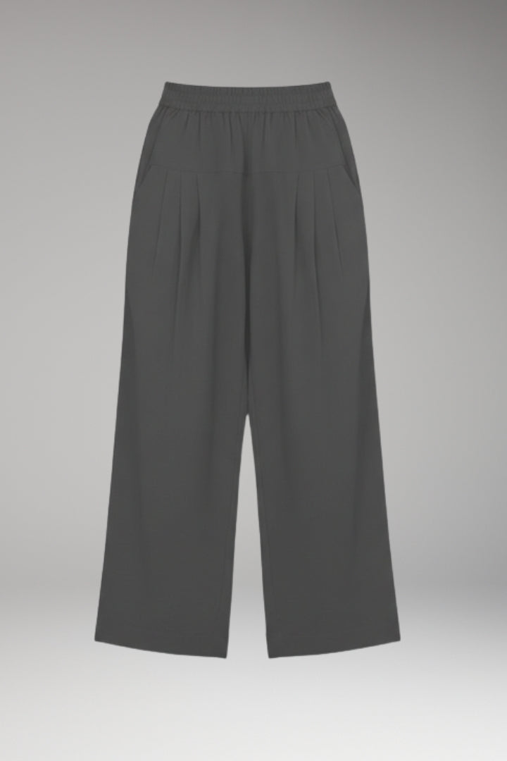 Women’s Wide-Leg Trousers with Pleated Front and Side Pockets
